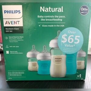 Philips Avent Newborn Glass Gift Set w/ additional advanced flow rate tops